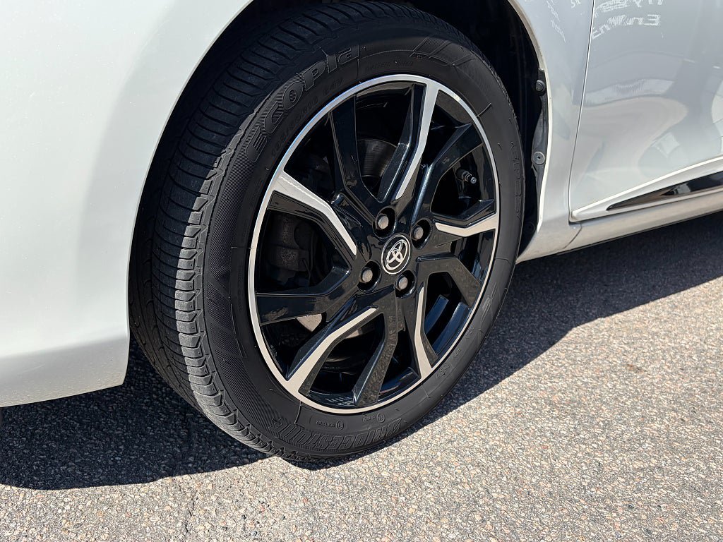 Vehicle Image 19