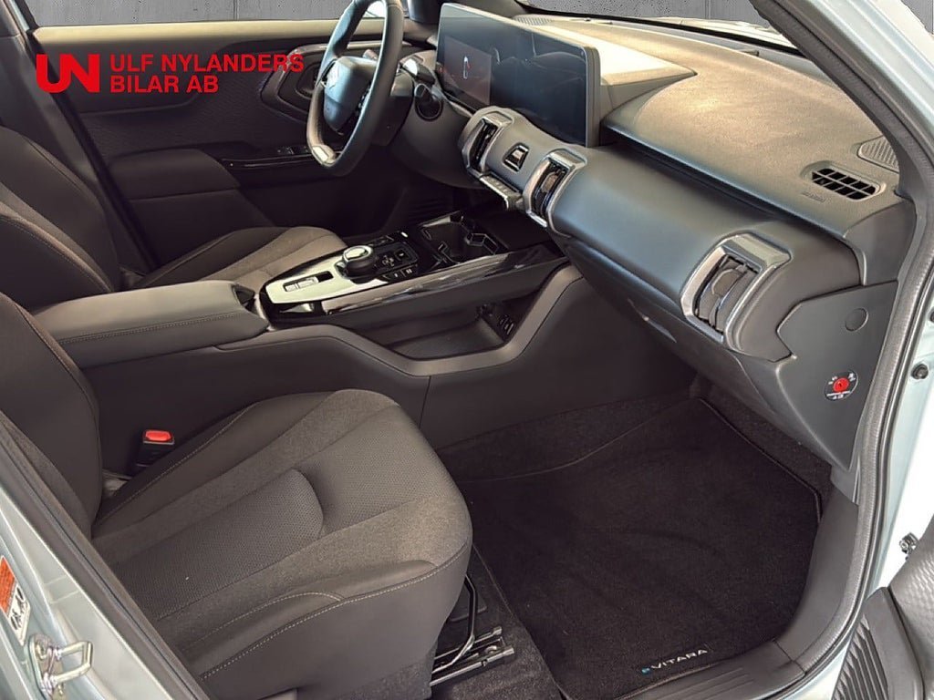 Vehicle Image 10