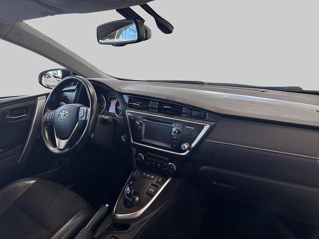 Vehicle Image 9
