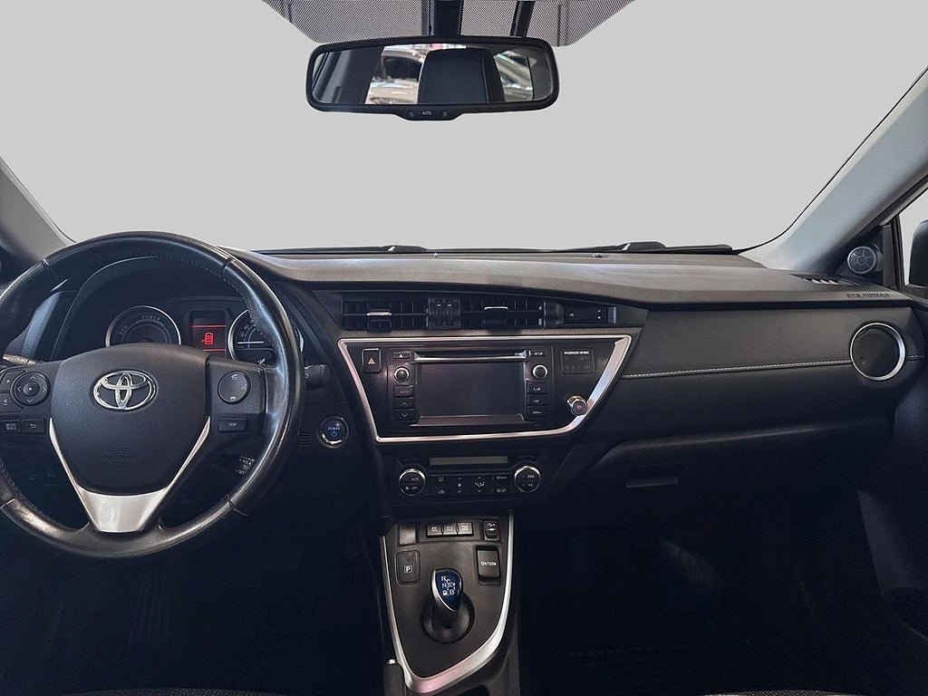 Vehicle Image 11