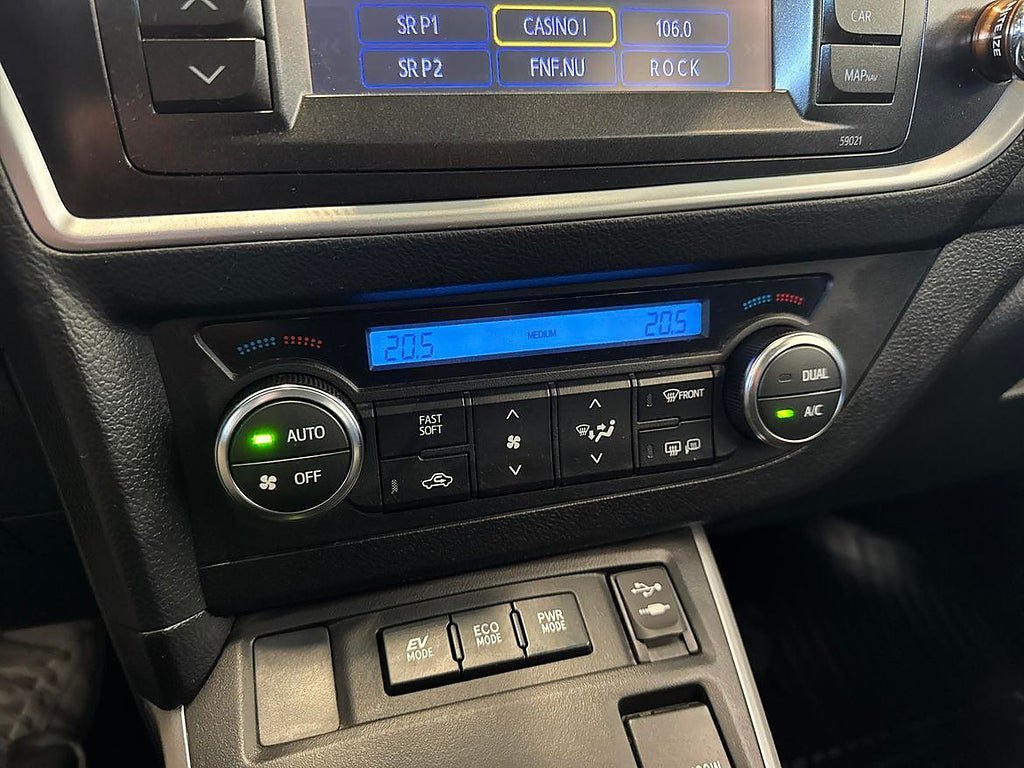 Vehicle Image 16
