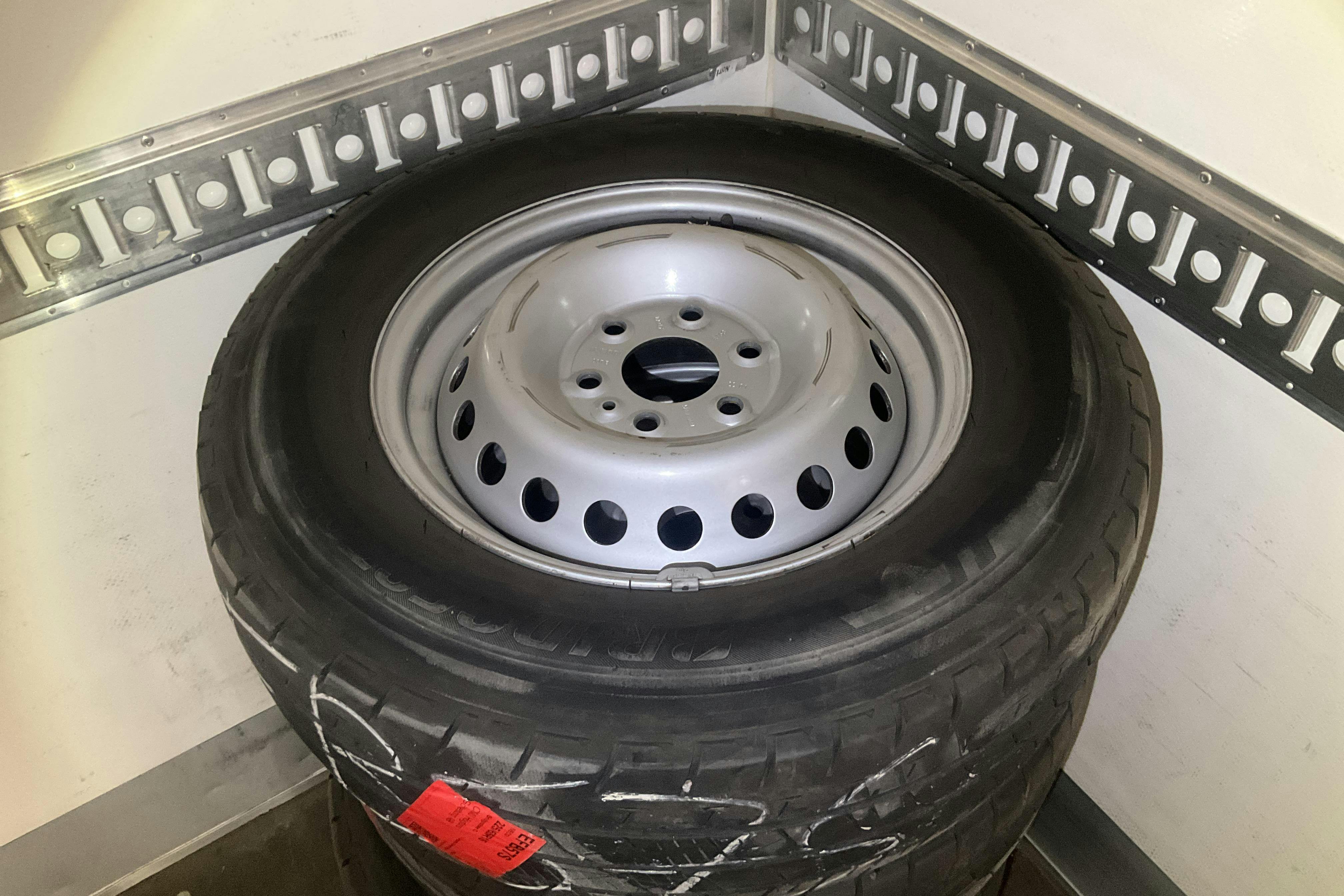 Vehicle Image 11