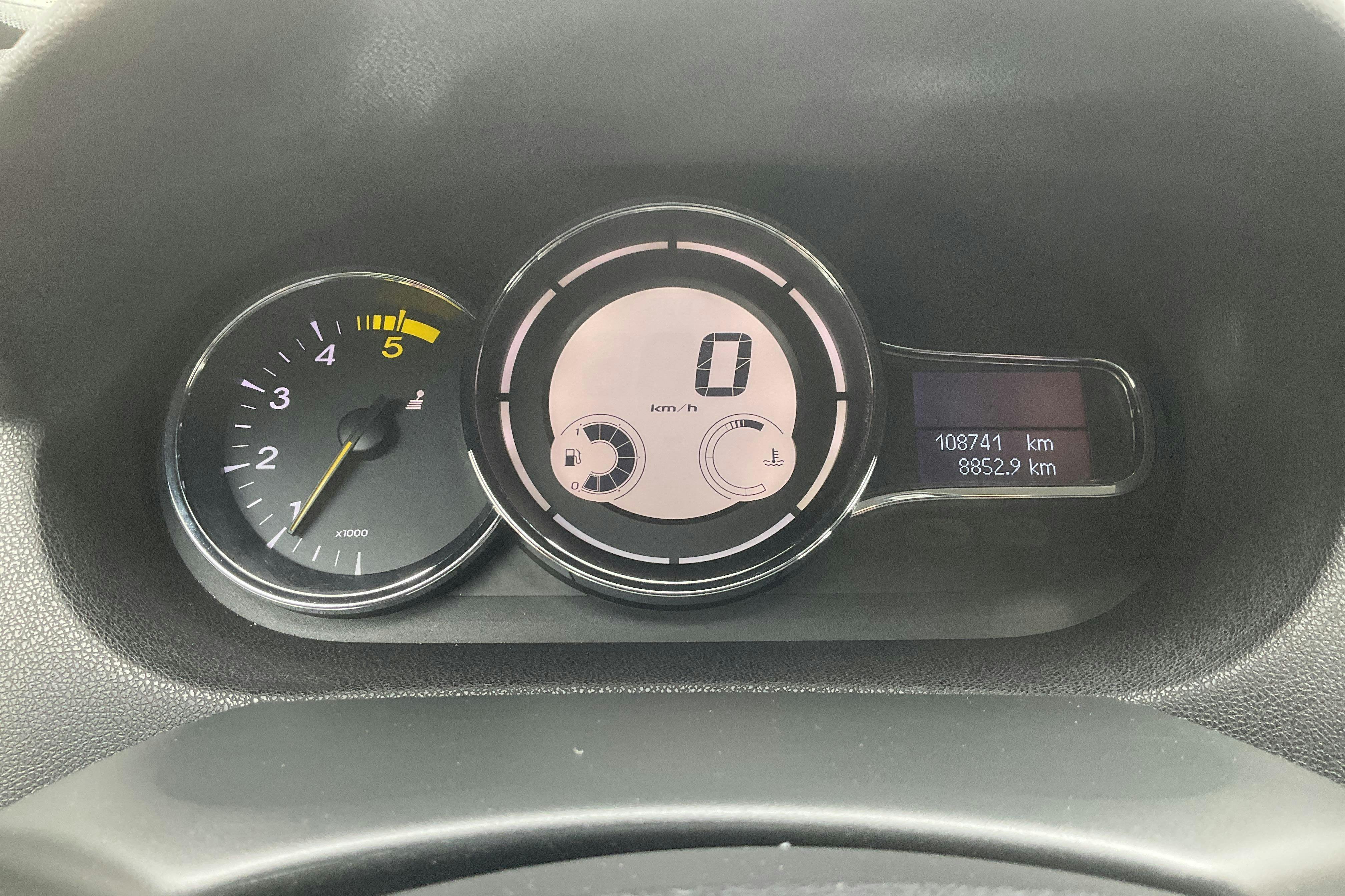 Vehicle Image 10