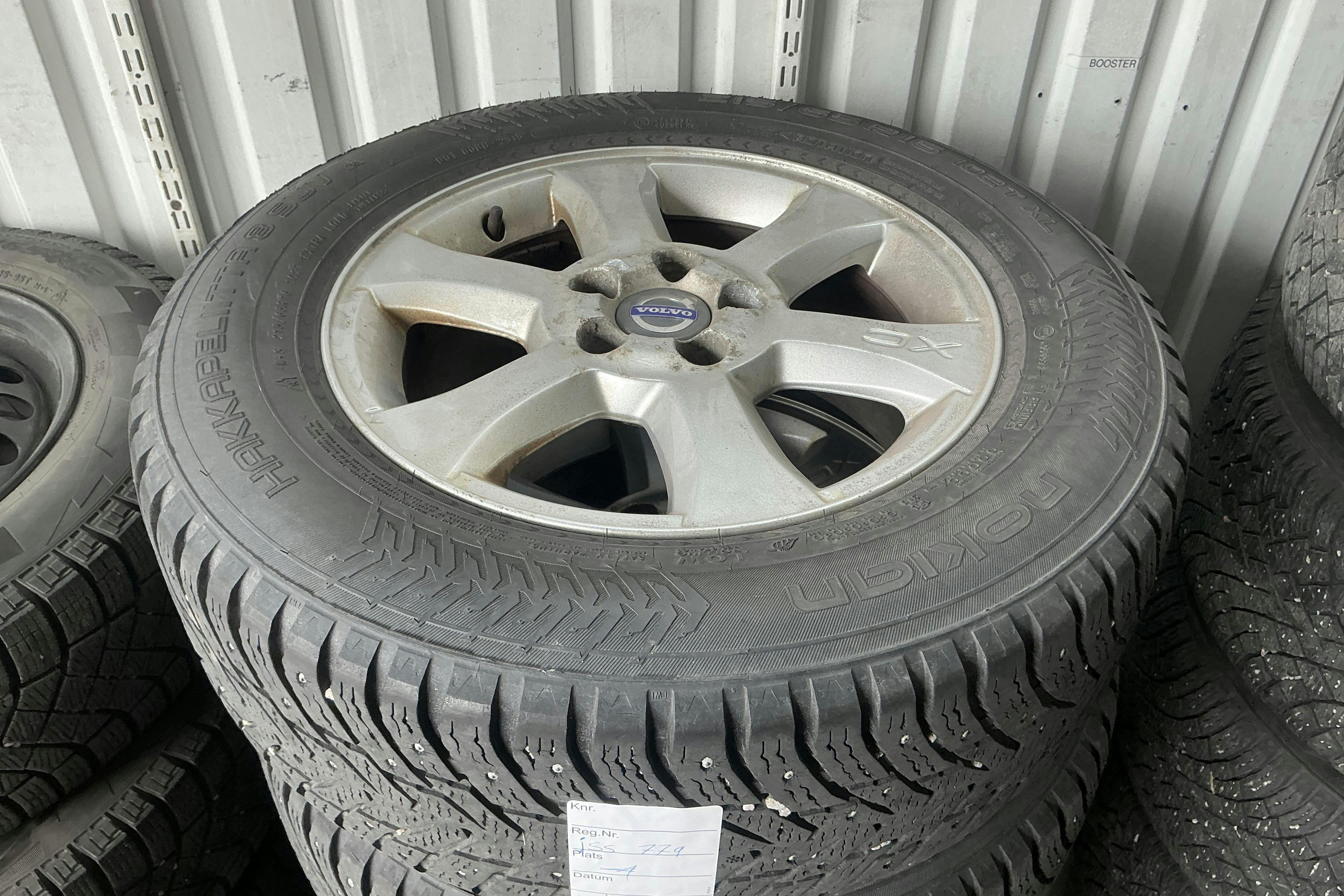 Vehicle Image 12