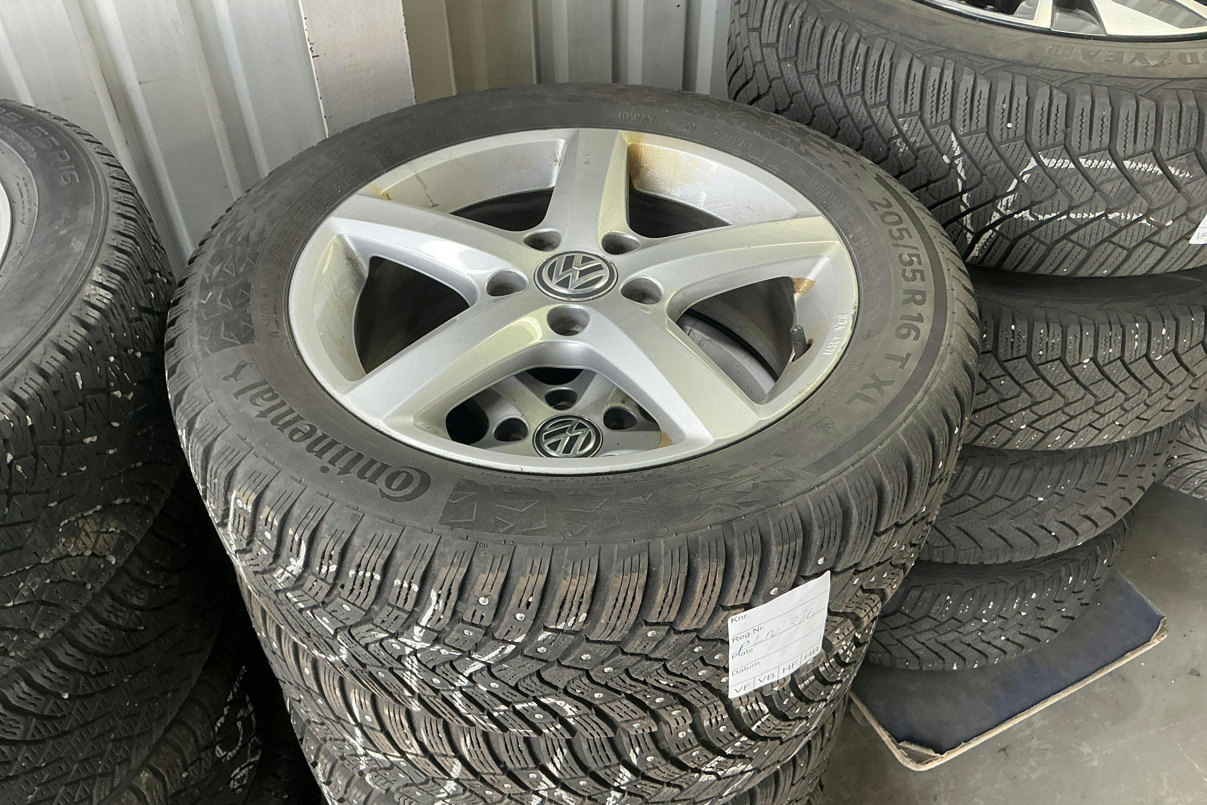 Vehicle Image 12