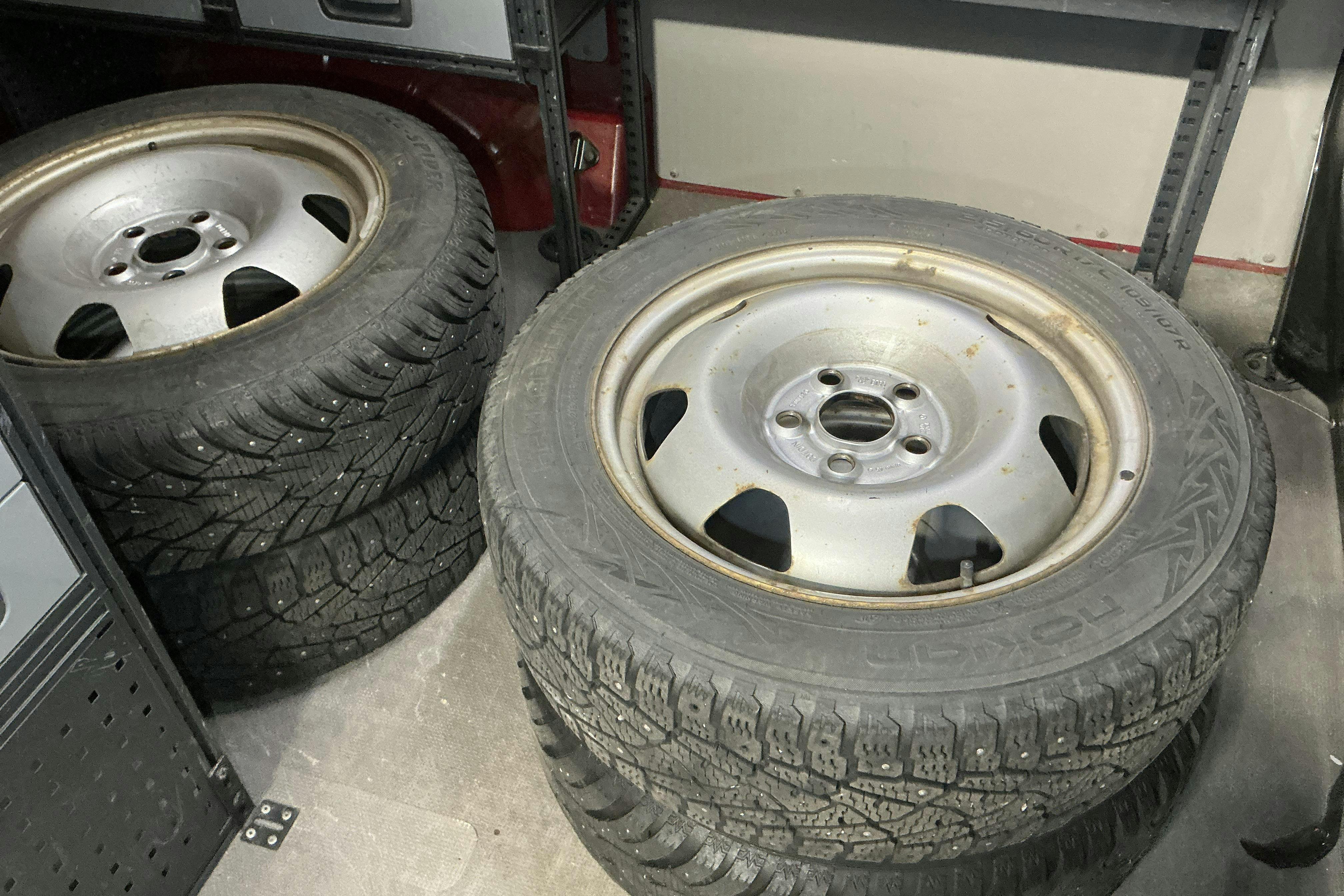 Vehicle Image 11