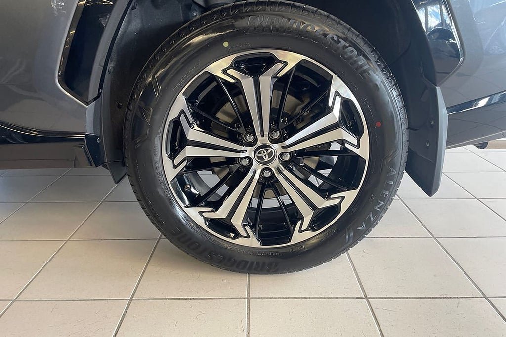 Vehicle Image 17