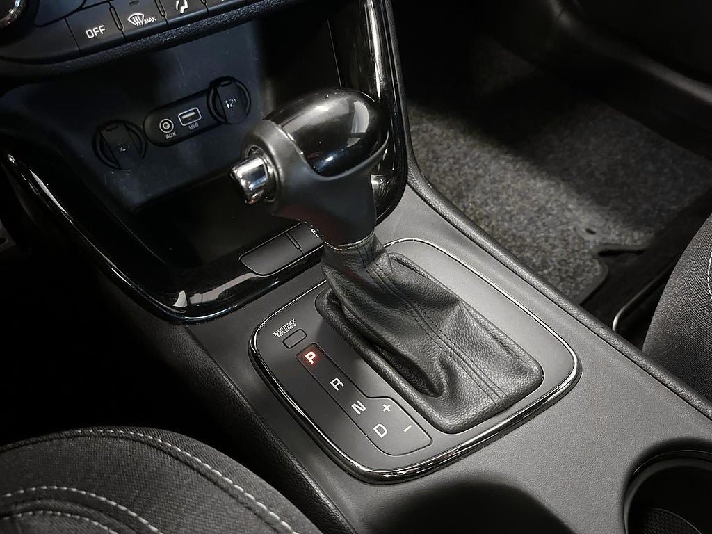 Vehicle Image 17