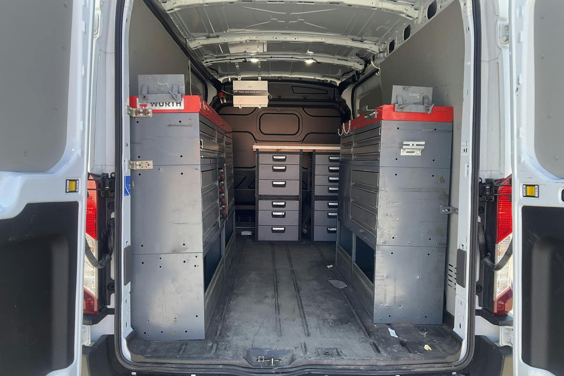 Vehicle Image 9