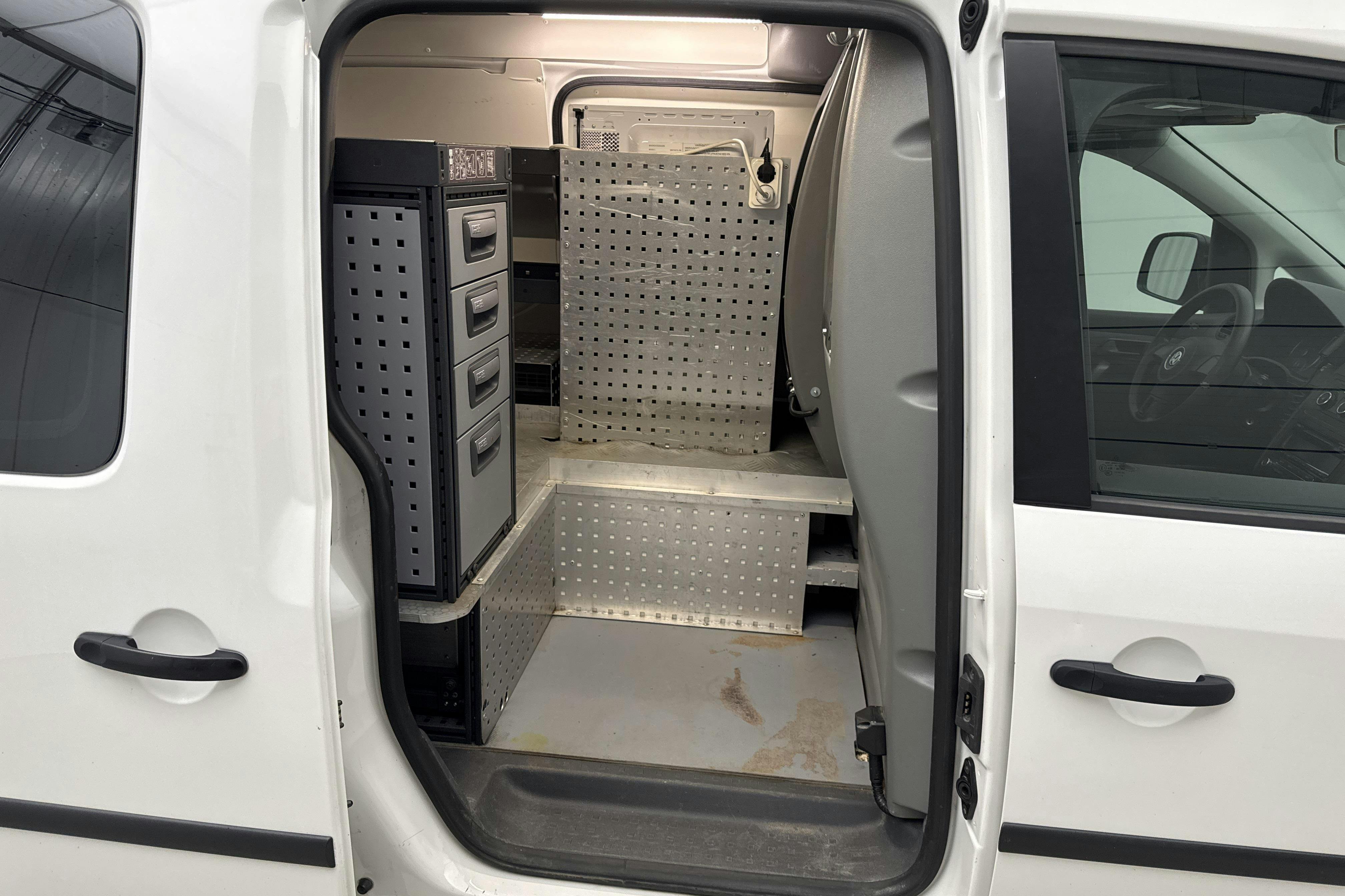 Vehicle Image 9