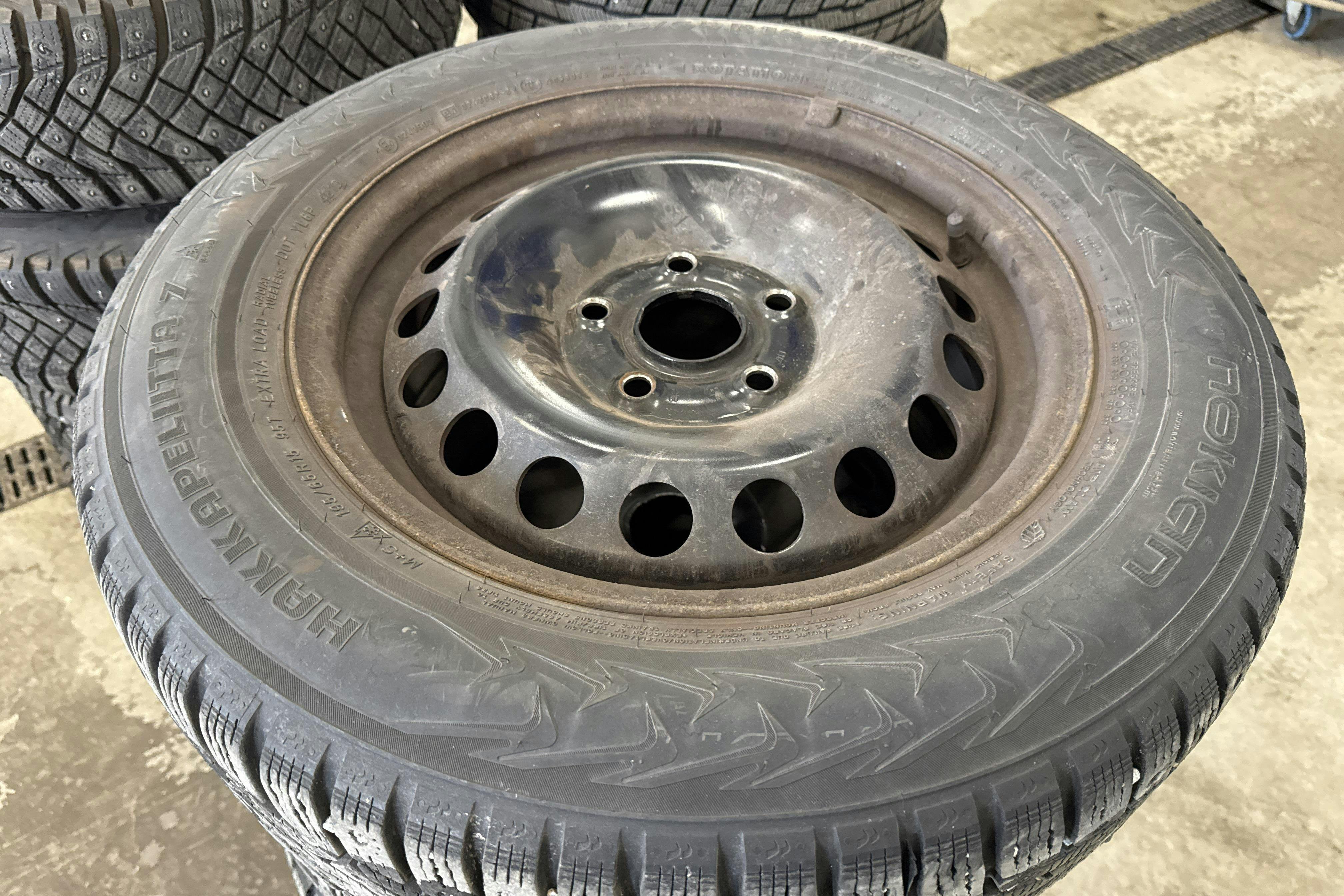 Vehicle Image 15