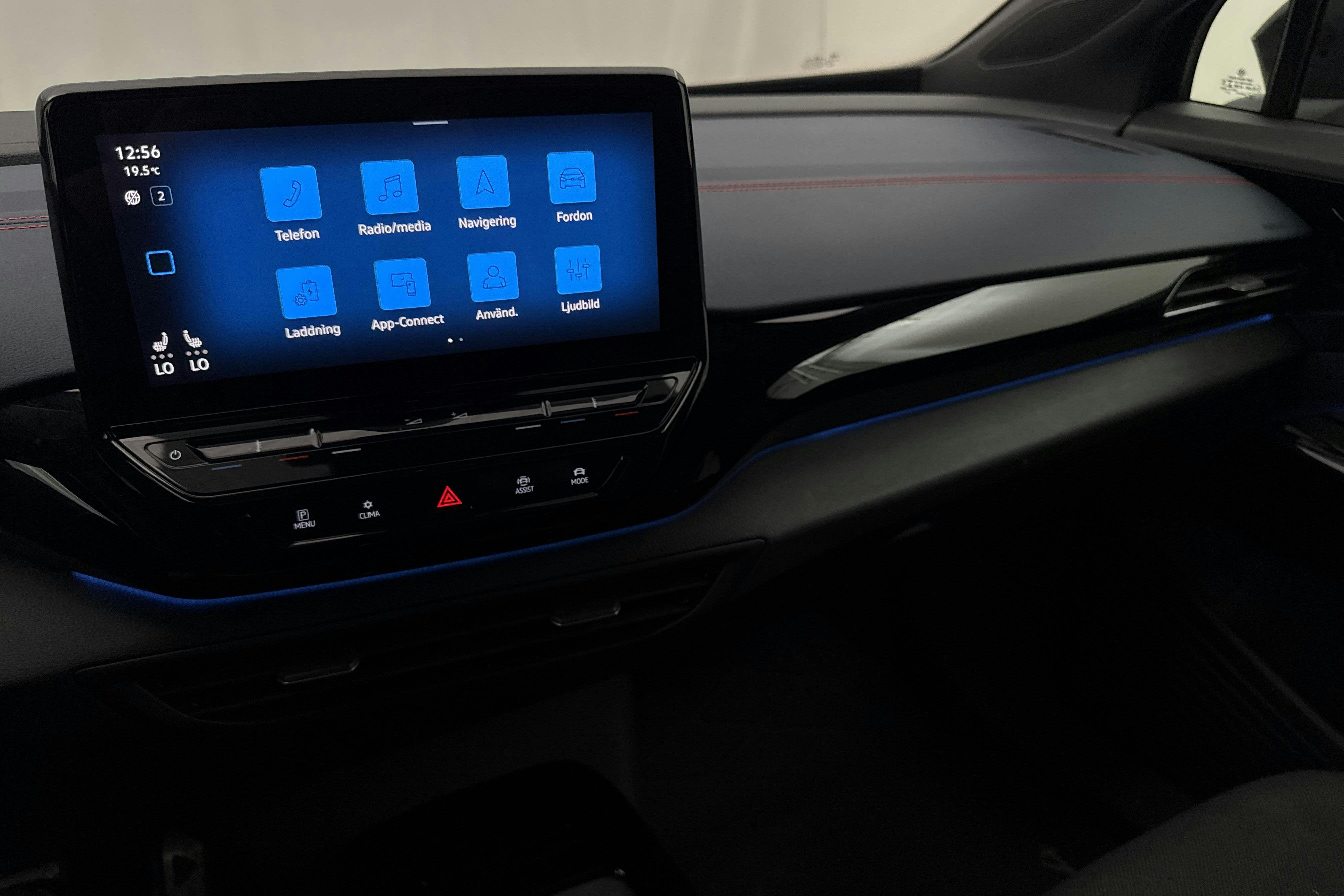 Vehicle Image 16