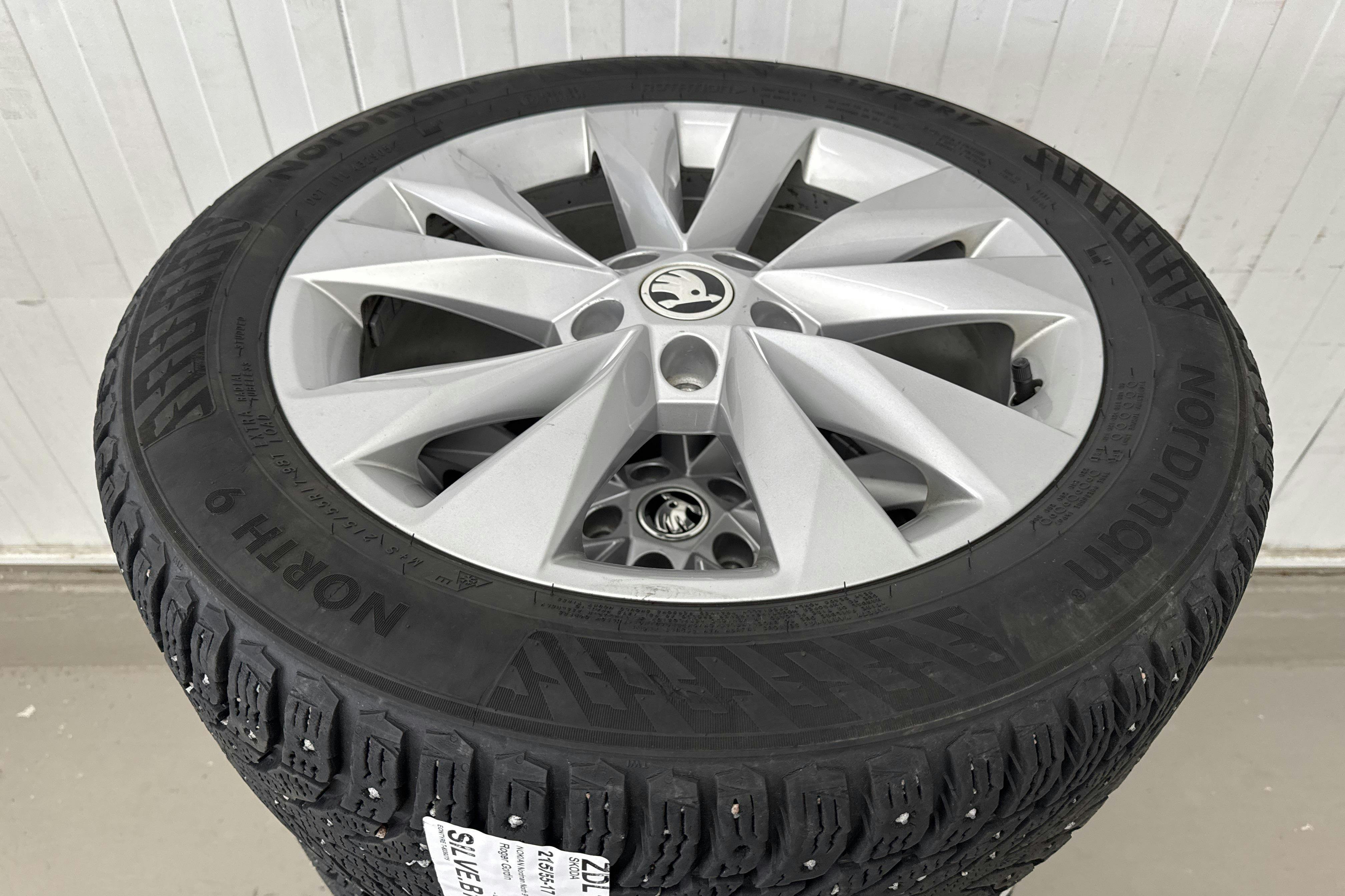 Vehicle Image 18