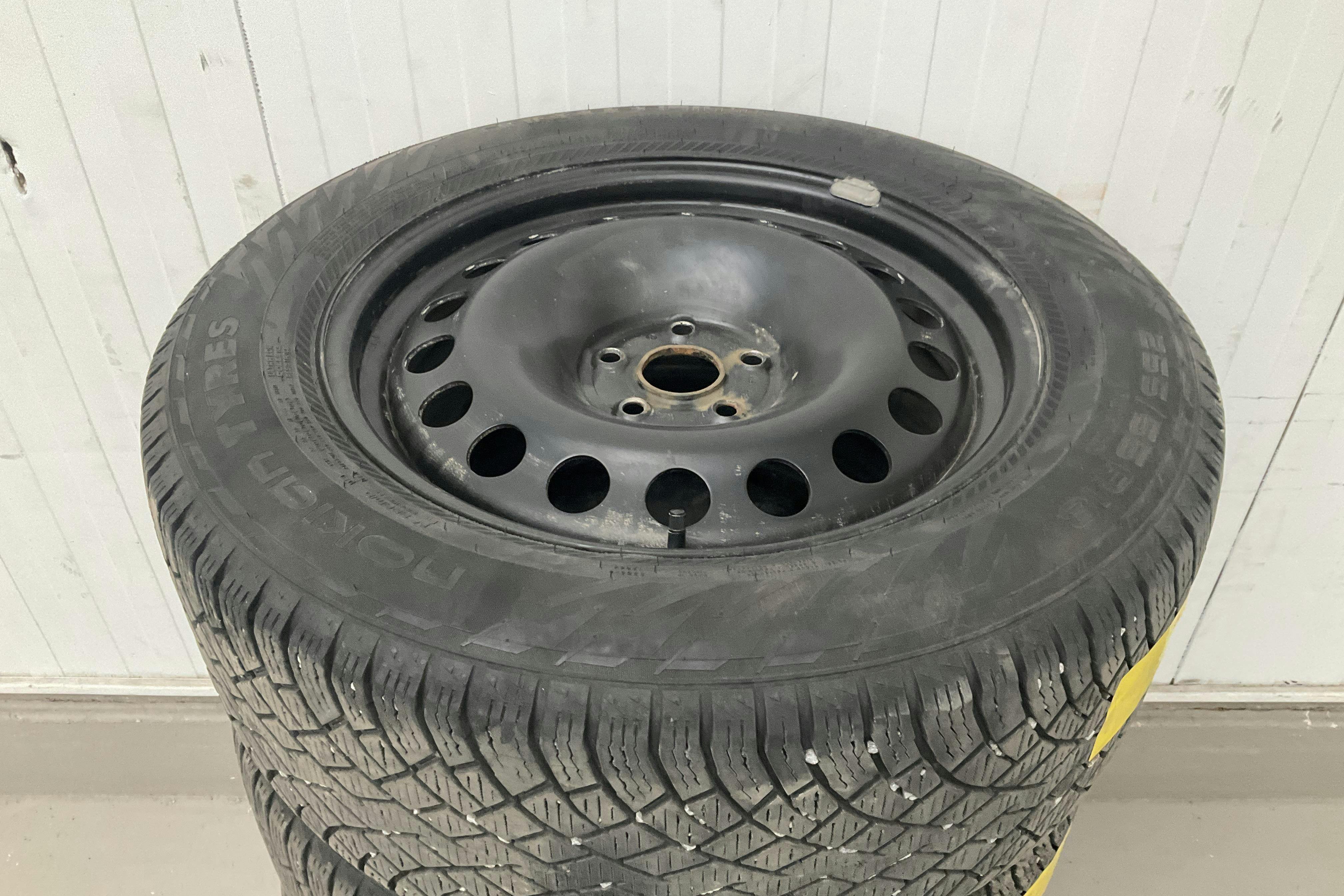 Vehicle Image 21