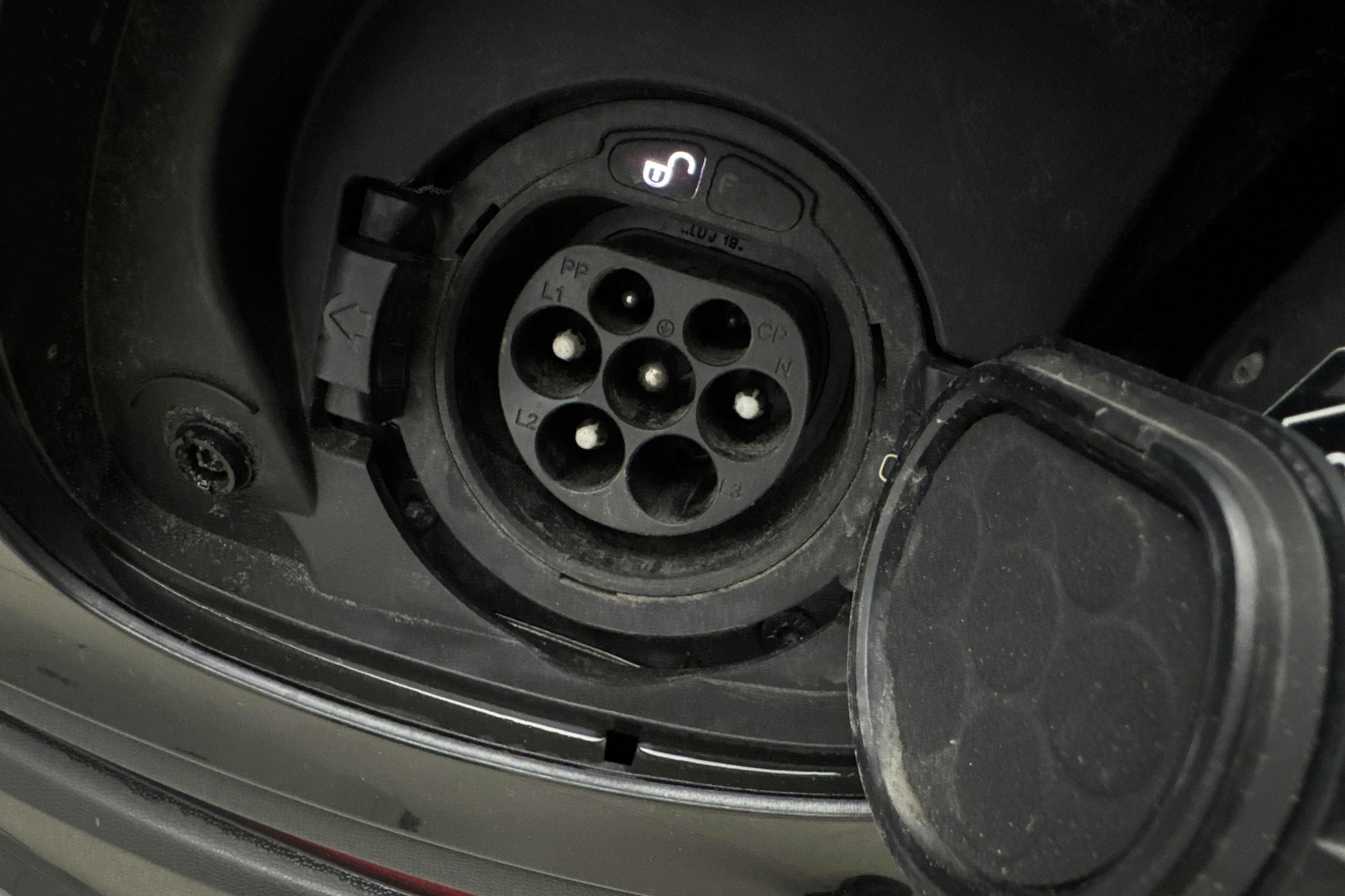 Vehicle Image 21