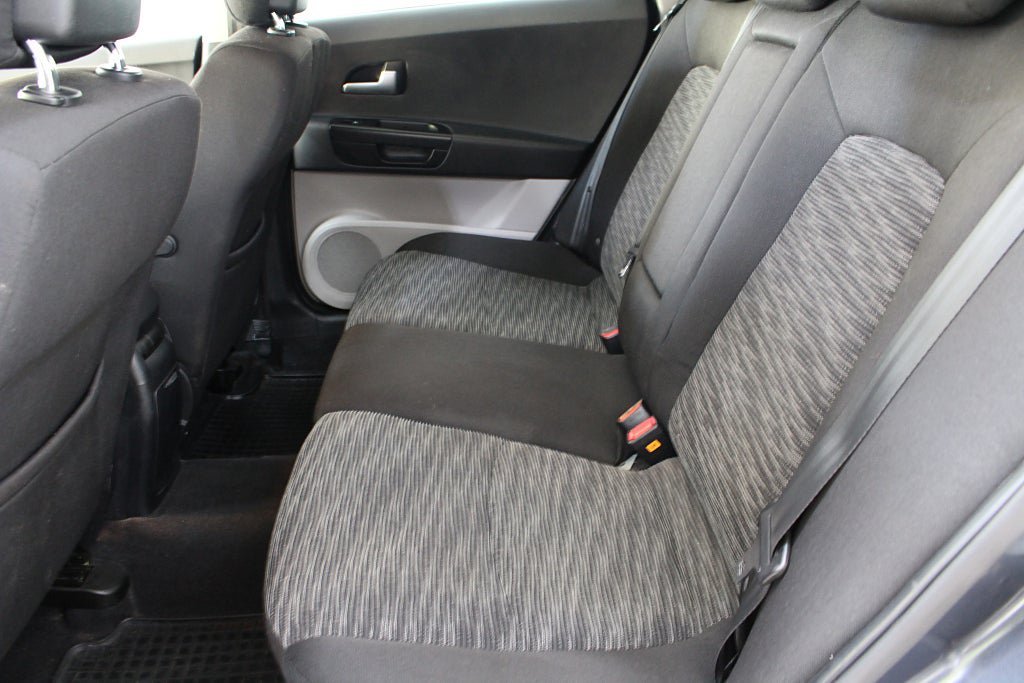 Vehicle Image 12