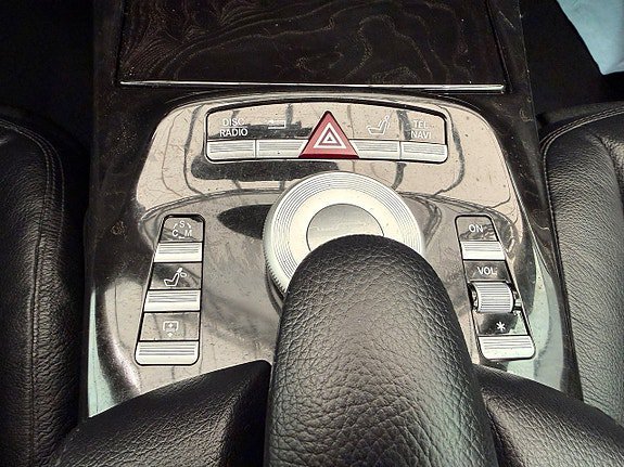 Vehicle Image 26