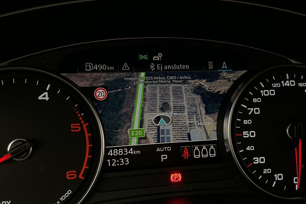 Vehicle Image 24