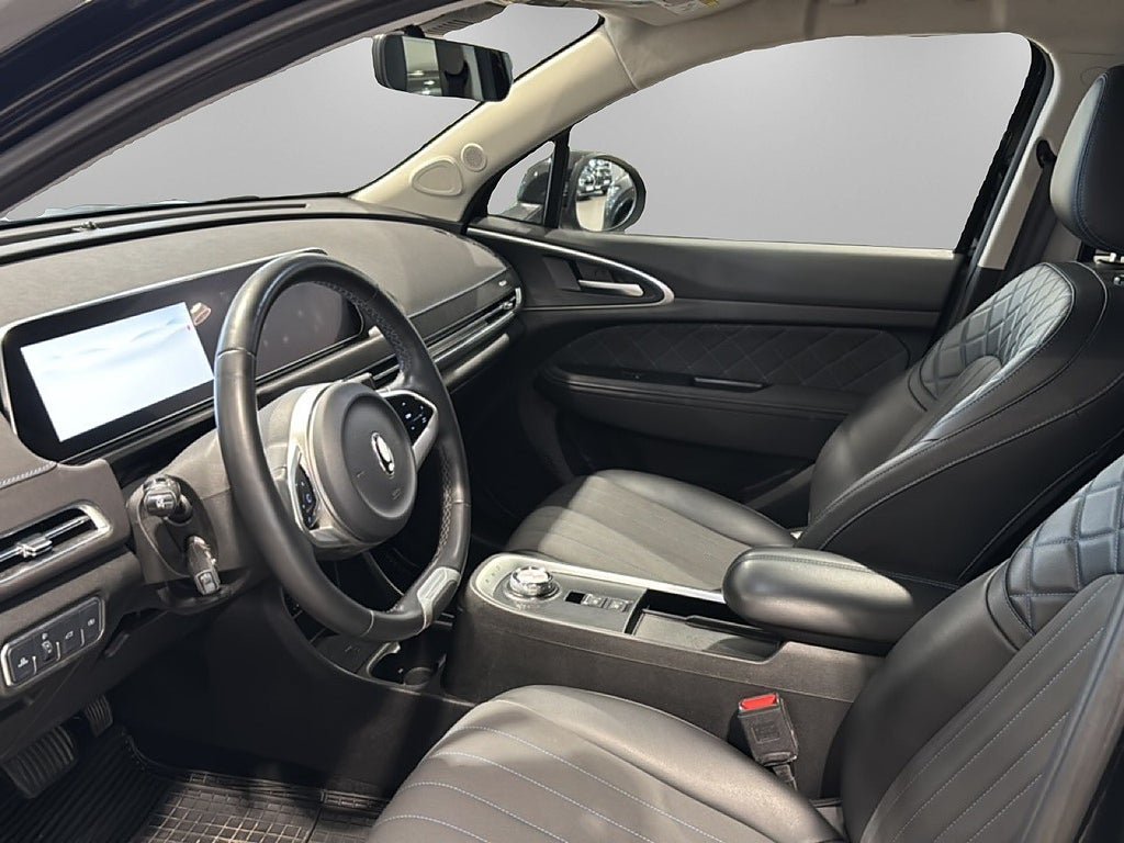 Vehicle Image 8