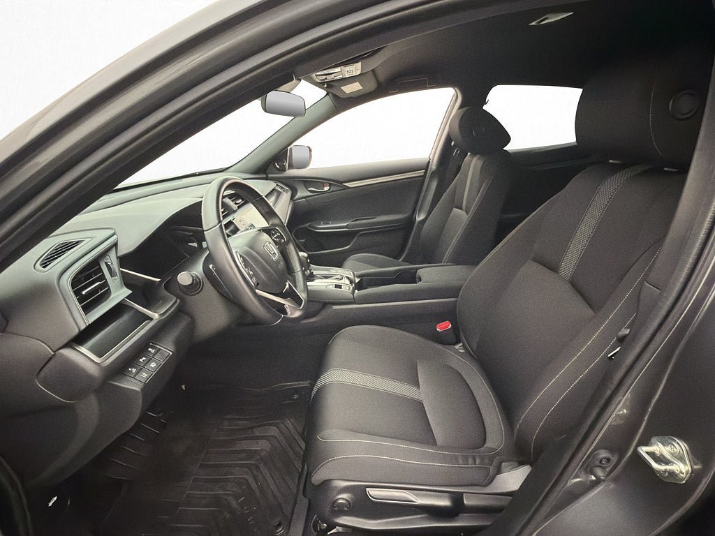 Vehicle Image 9