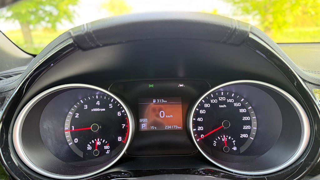 Vehicle Image 25