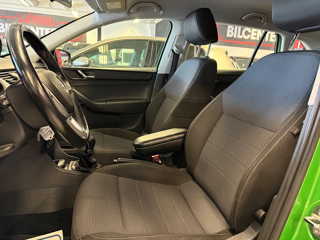 Vehicle Image 12