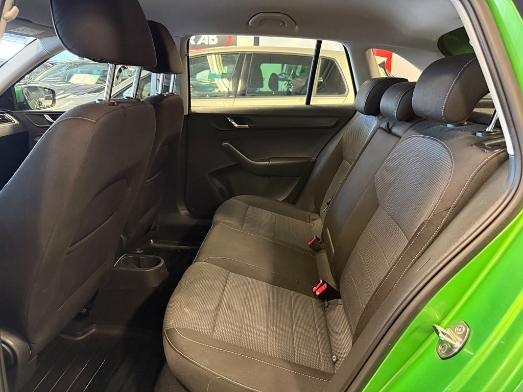 Vehicle Image 14