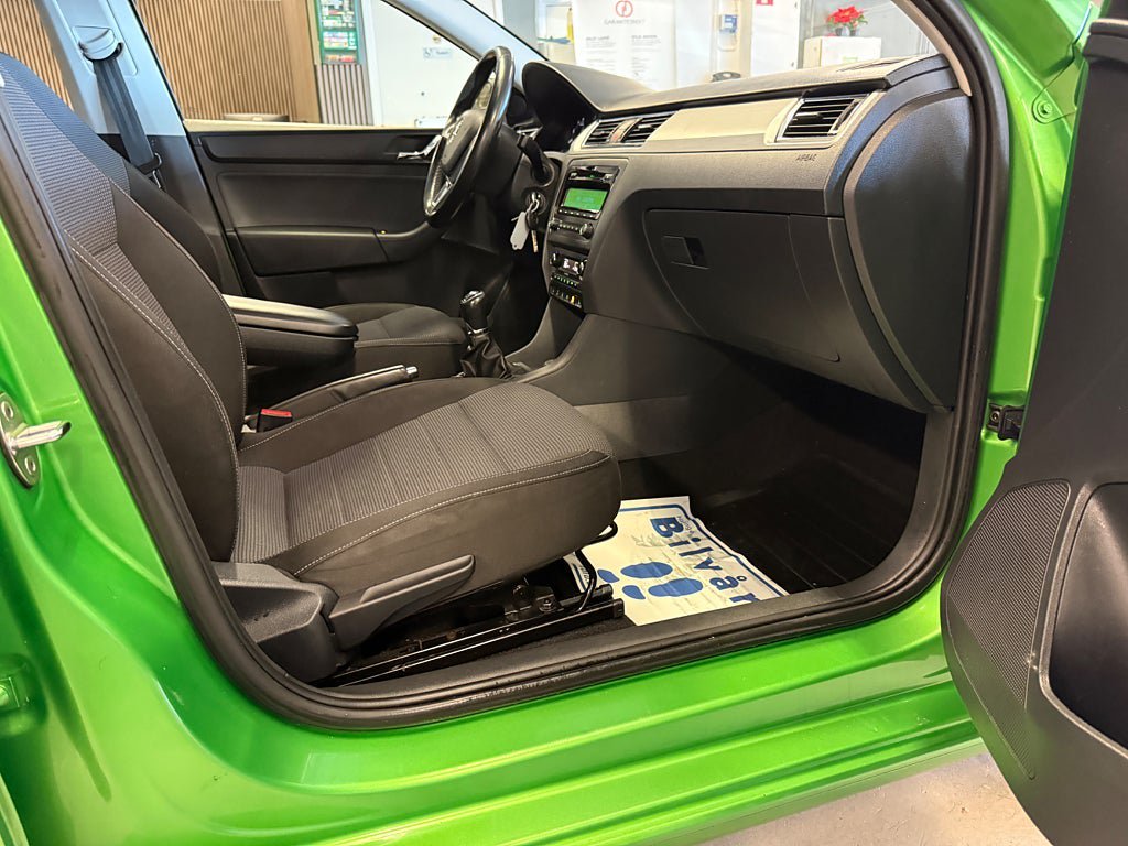 Vehicle Image 17