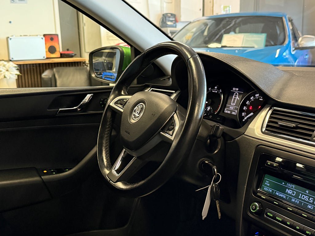 Vehicle Image 19
