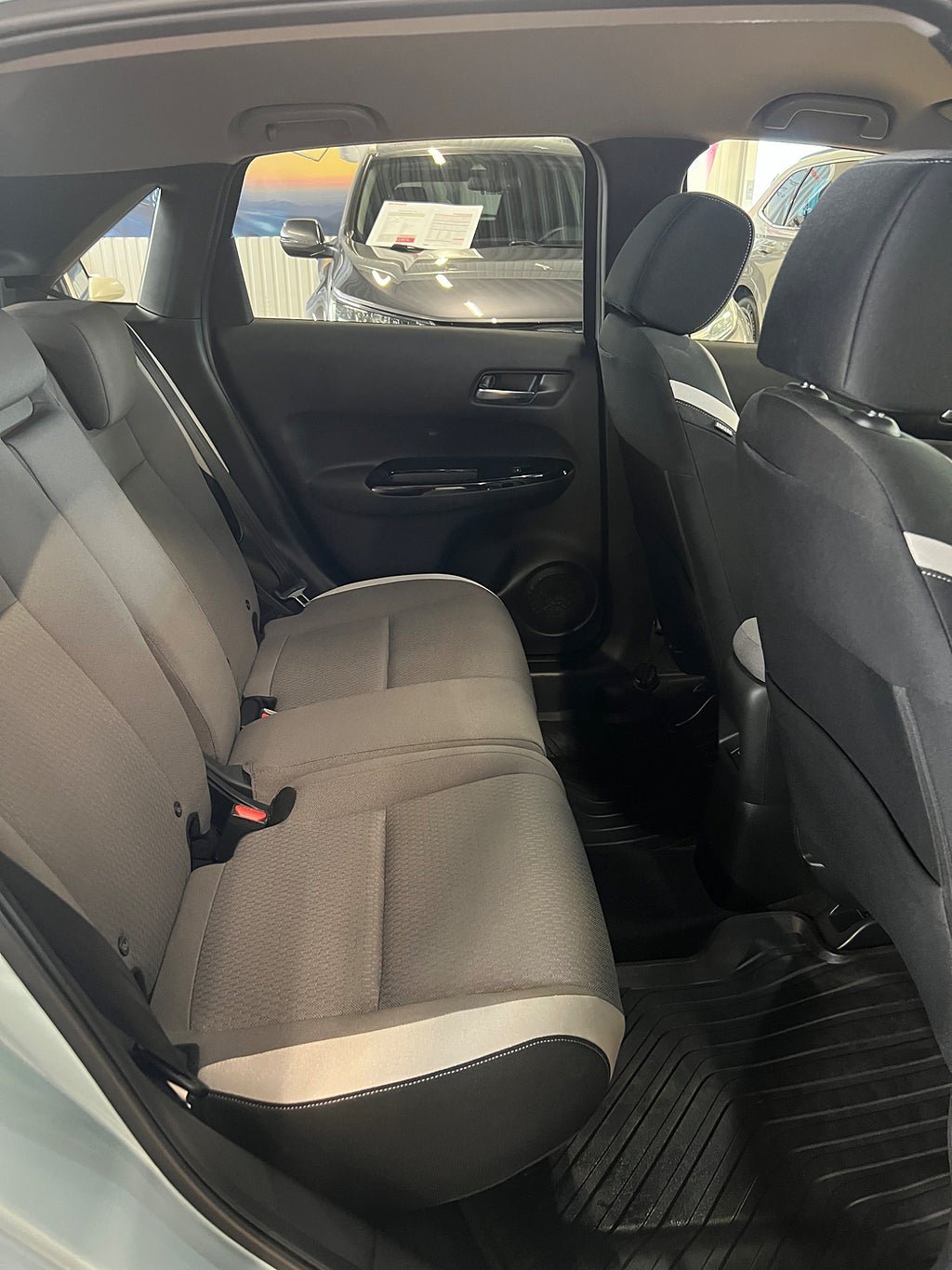 Vehicle Image 8