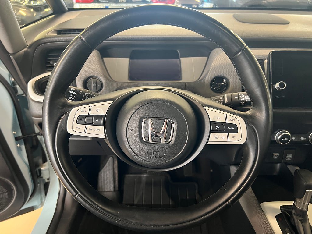 Vehicle Image 10