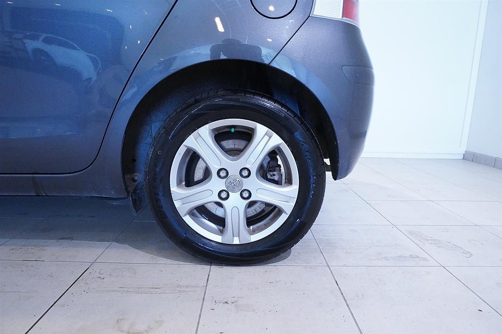 Vehicle Image 7