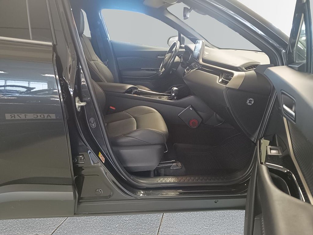 Vehicle Image 7