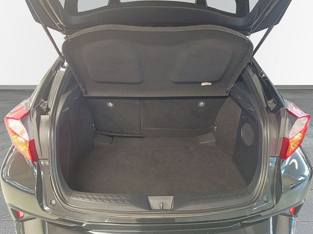Vehicle Image 11