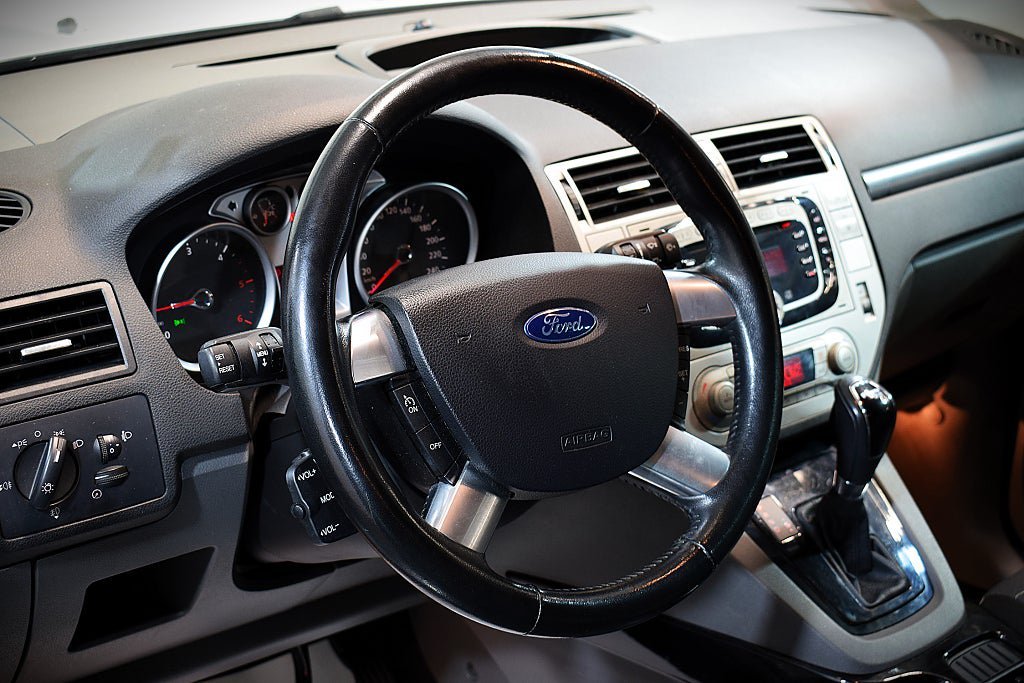 Vehicle Image 9