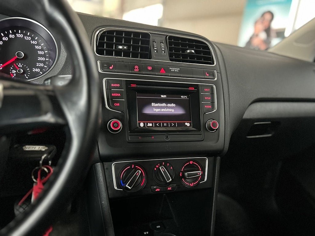 Vehicle Image 16