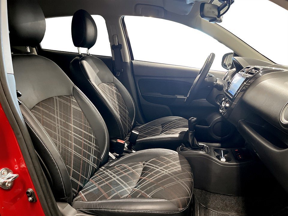 Vehicle Image 12