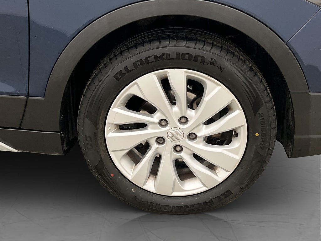 Vehicle Image 10