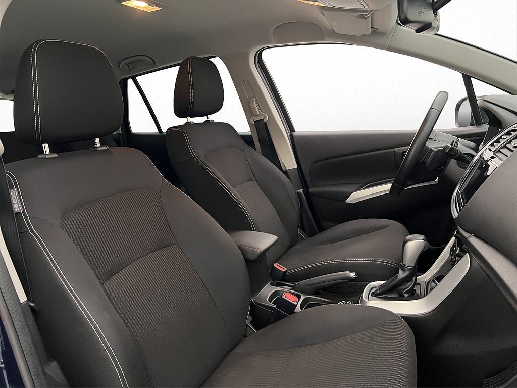Vehicle Image 11