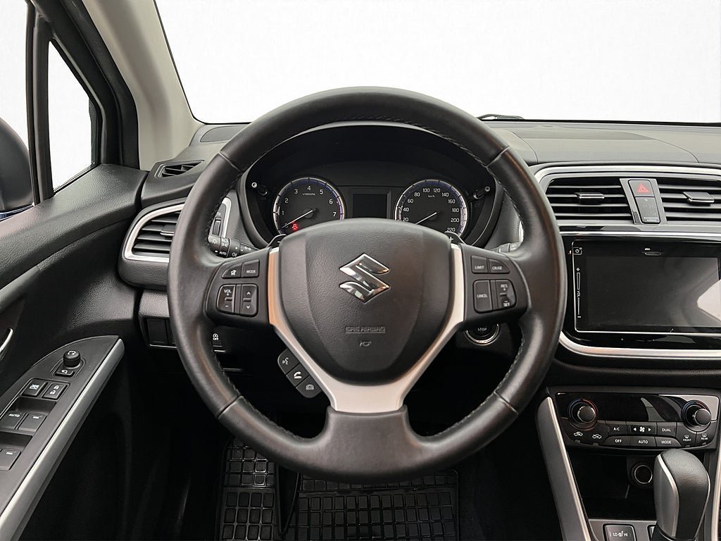 Vehicle Image 16