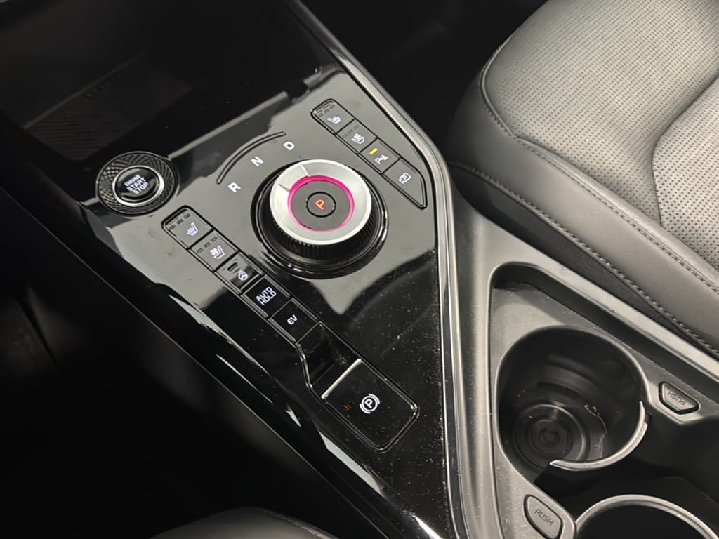 Vehicle Image 12