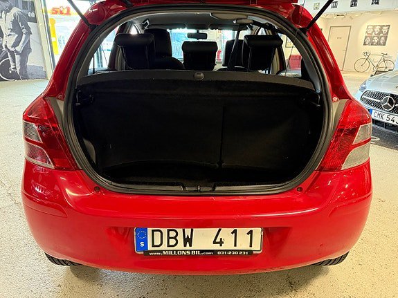 Vehicle Image 16