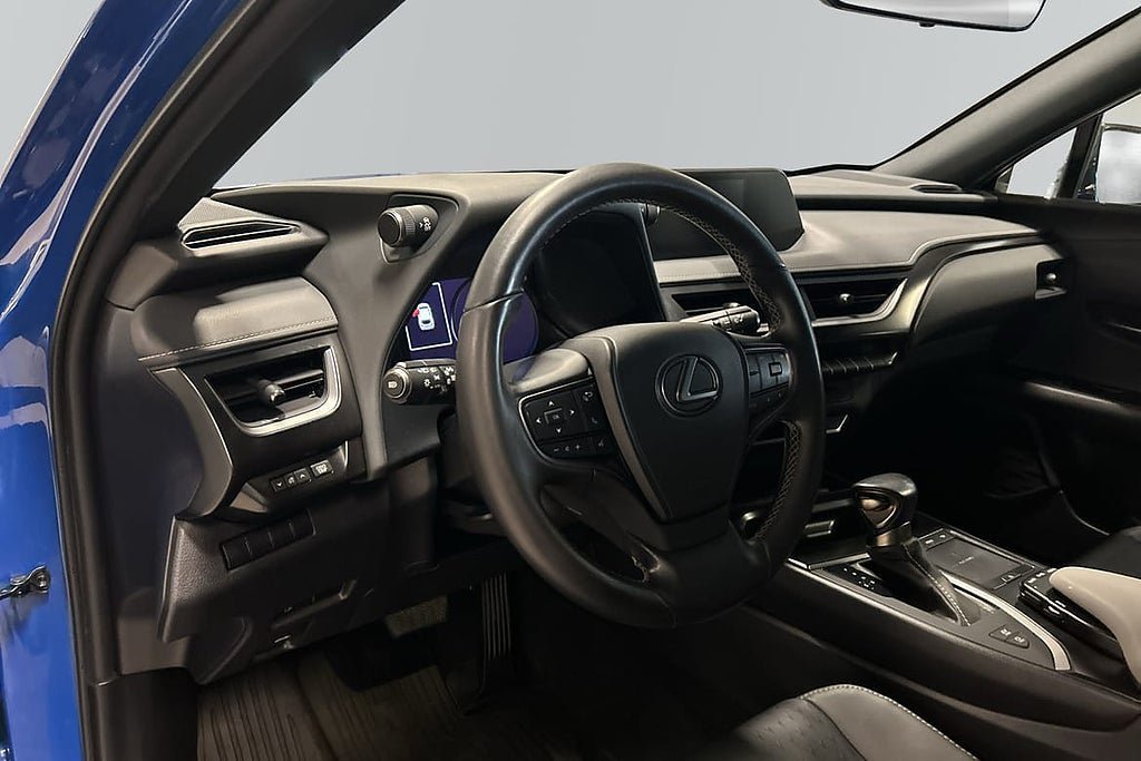 Vehicle Image 7