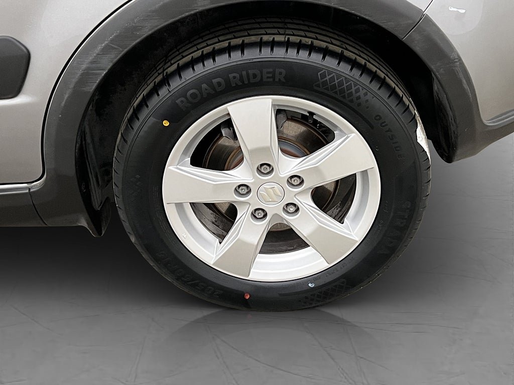 Vehicle Image 23