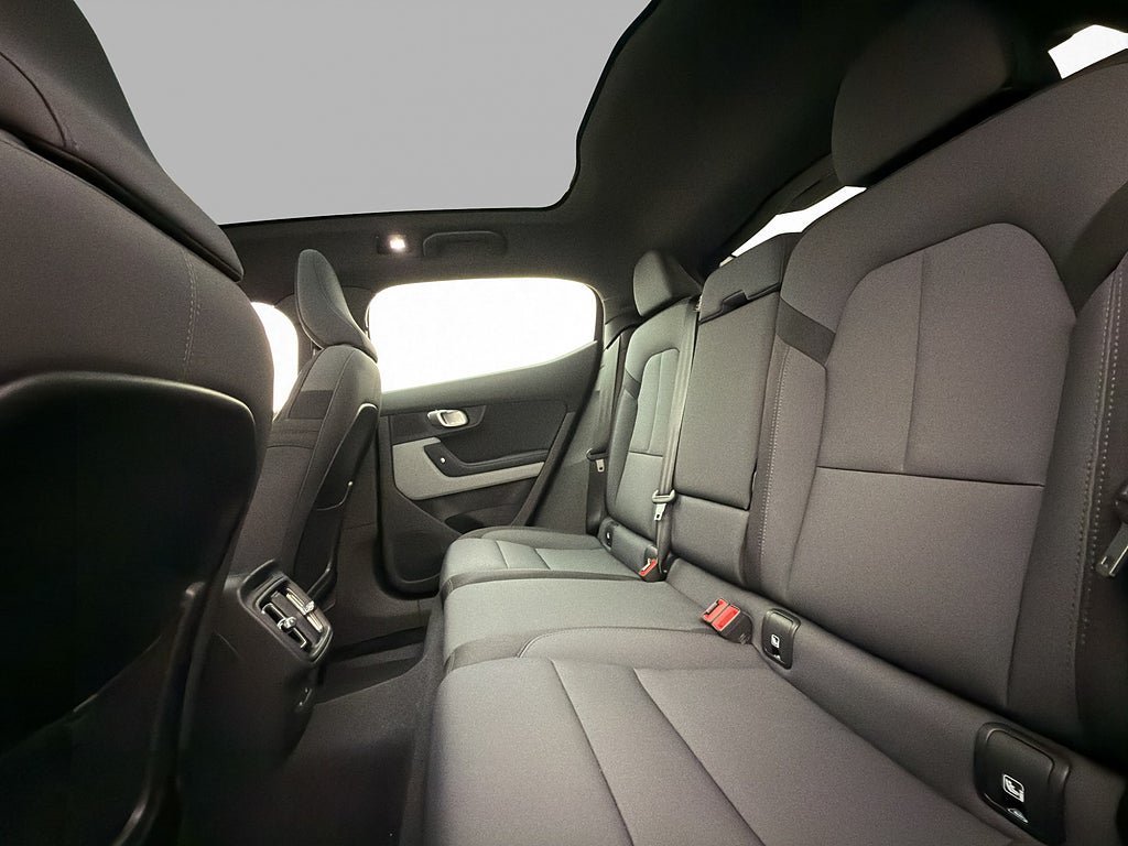 Vehicle Image 26