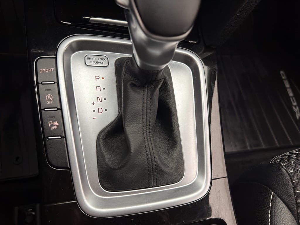 Vehicle Image 25