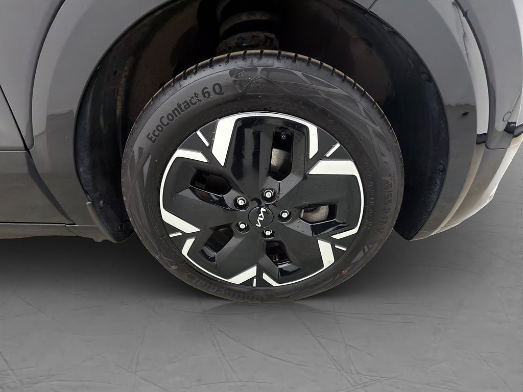 Vehicle Image 36