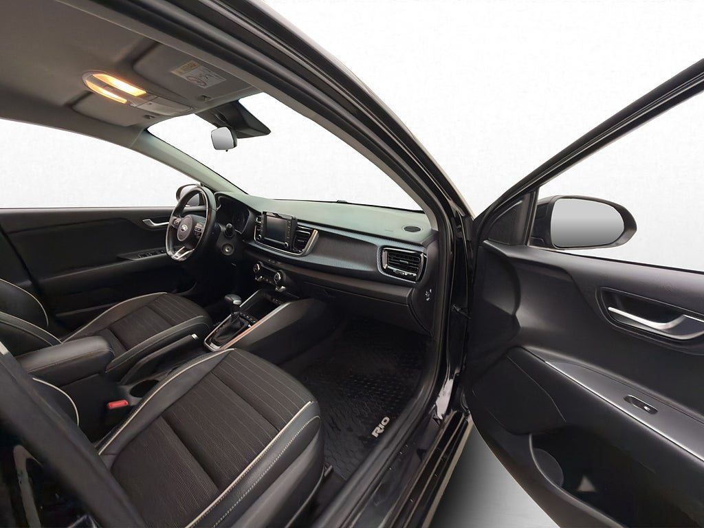 Vehicle Image 23