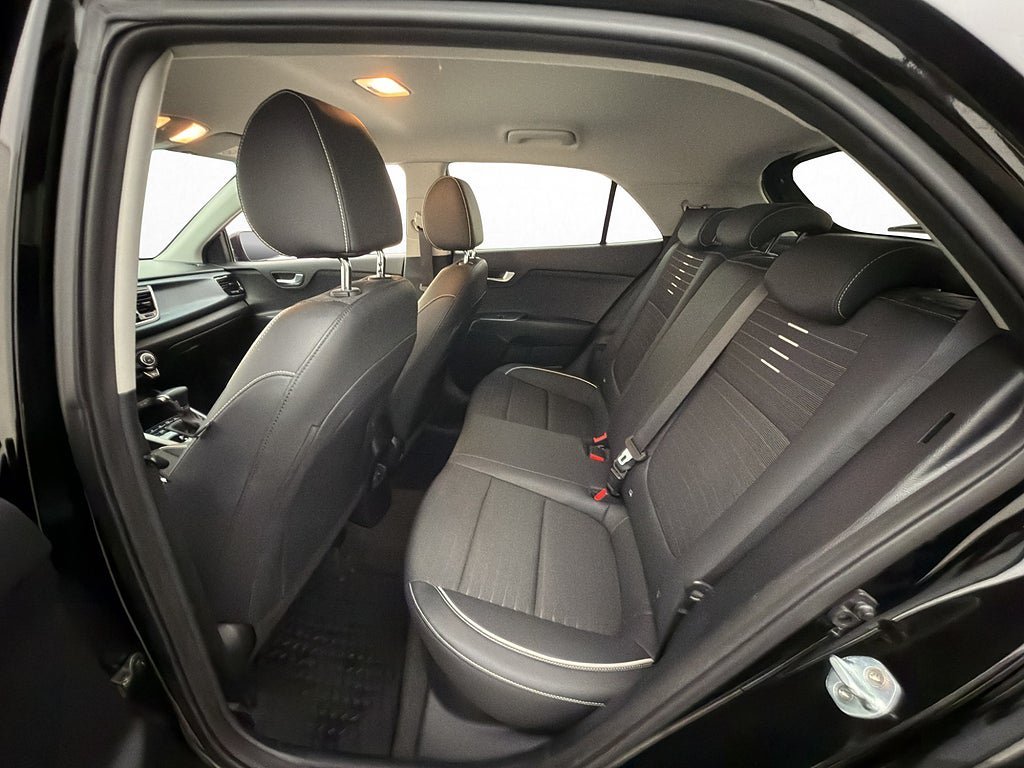 Vehicle Image 24