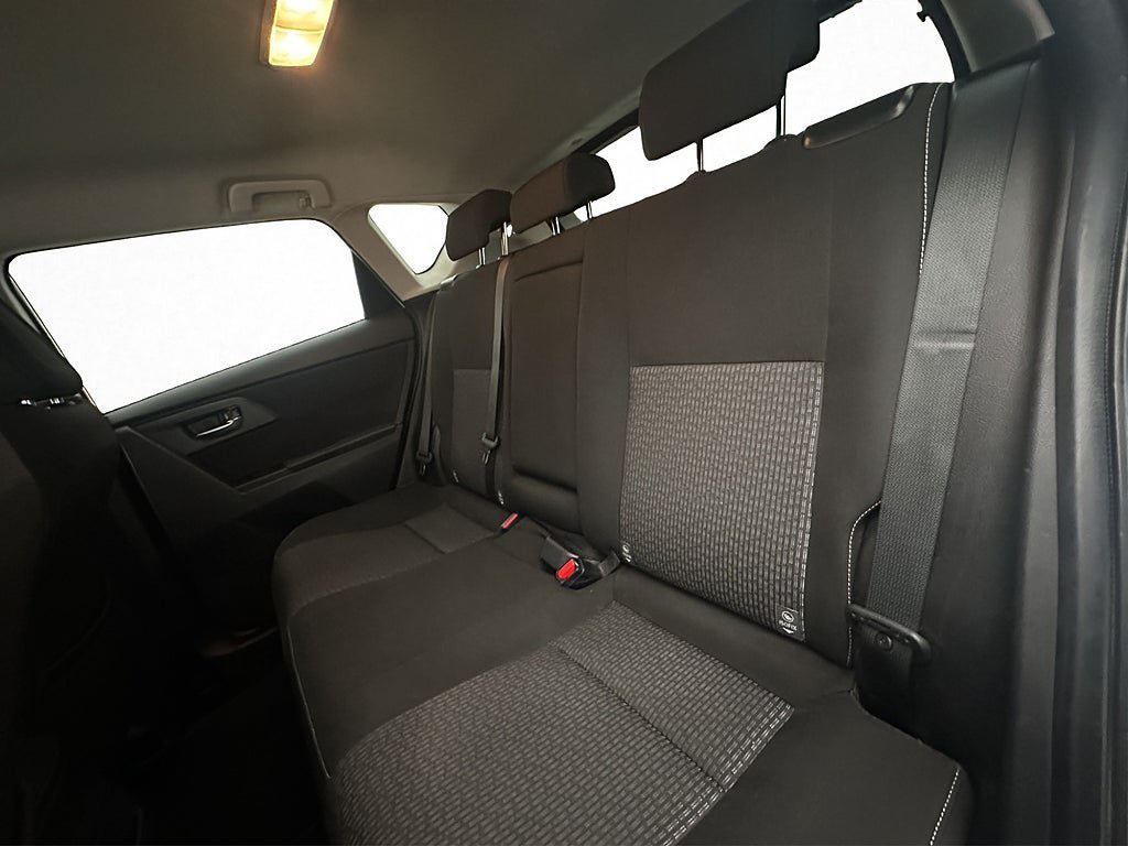 Vehicle Image 23